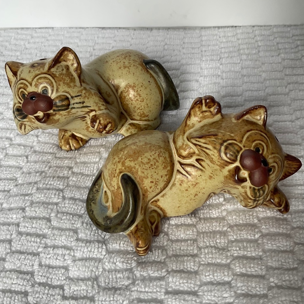 Vintage Redware Pottery - Playful Kittens - Salt and Pepper Shakers